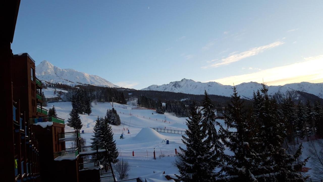 St Maurice Les Arcs 1800: Panoramic Mountain Retreat