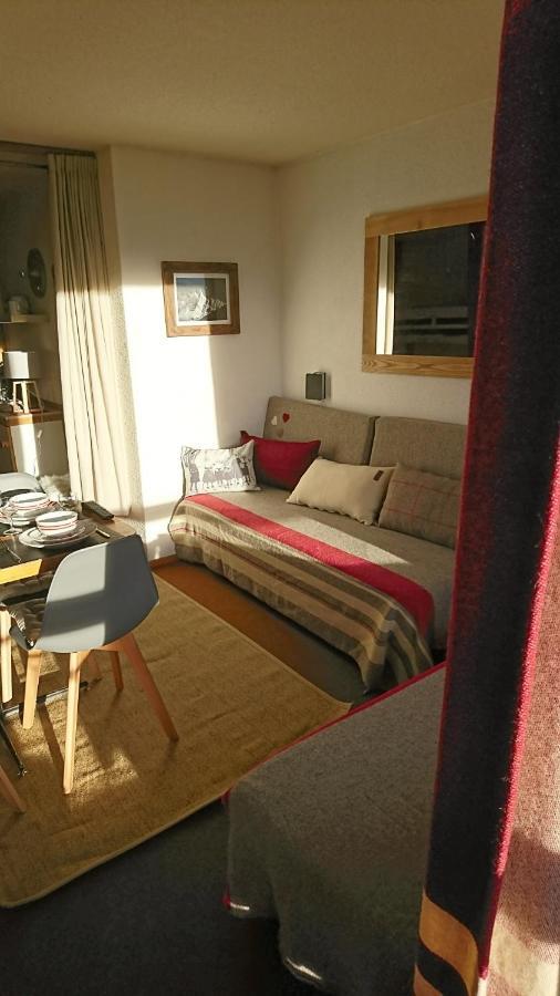 Apartment St Maurice Les Arcs 1800: Panoramic Mountain Retreat *