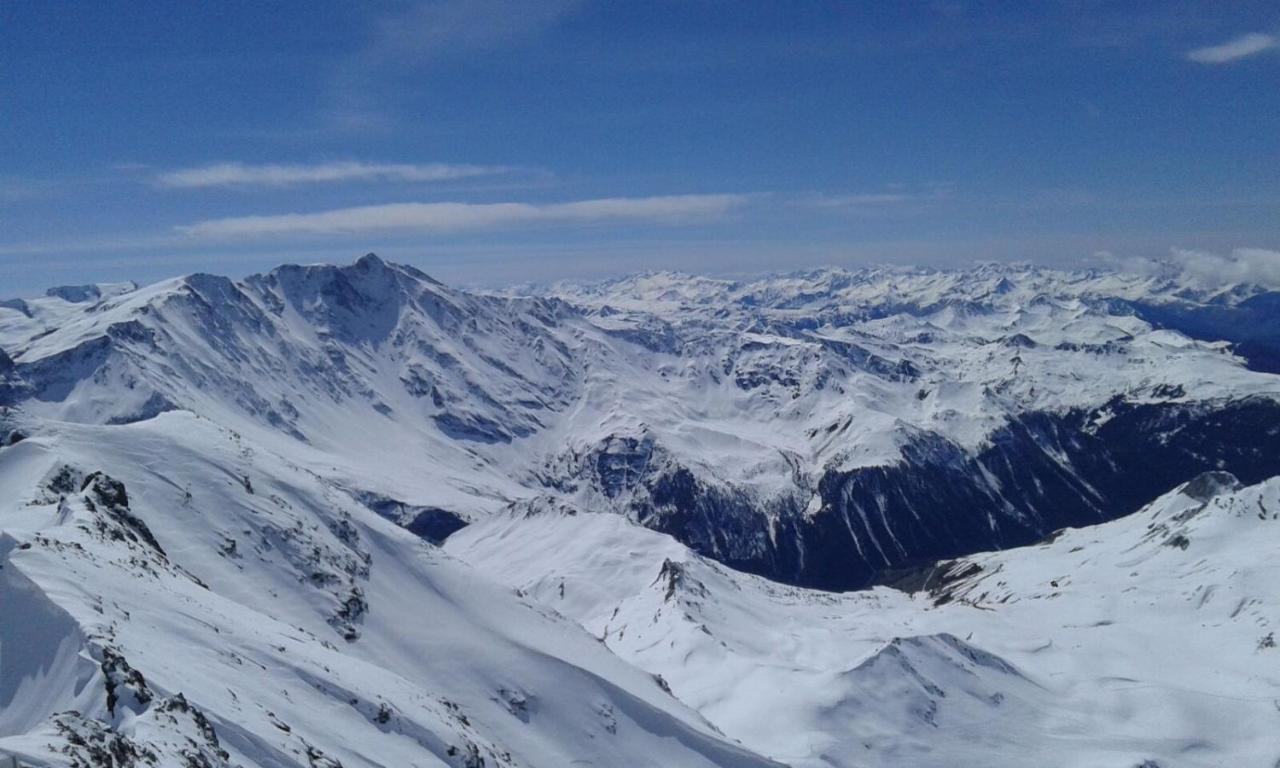St Maurice Les Arcs 1800: Panoramic Mountain Retreat *